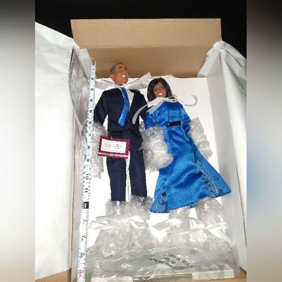 The Ashton Drake Galleries President Barack Obama & Michelle Collectible Dolls - Picture 7 of 11